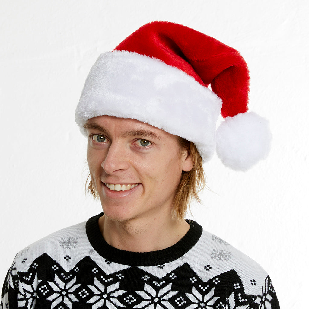 En mand med en nissehue på.